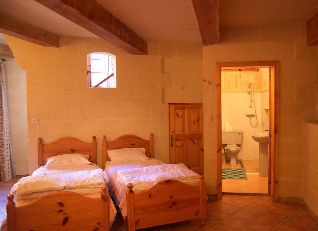 Ta'Kemmuna Hotel Qala Zewnętrze zdjęcie